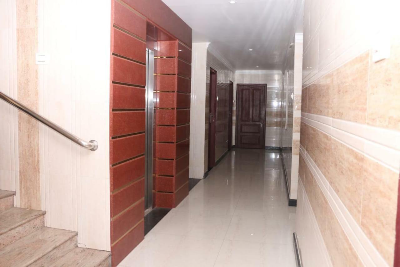 Saravanas Lodge Tiruchchendūr Exteriör bild