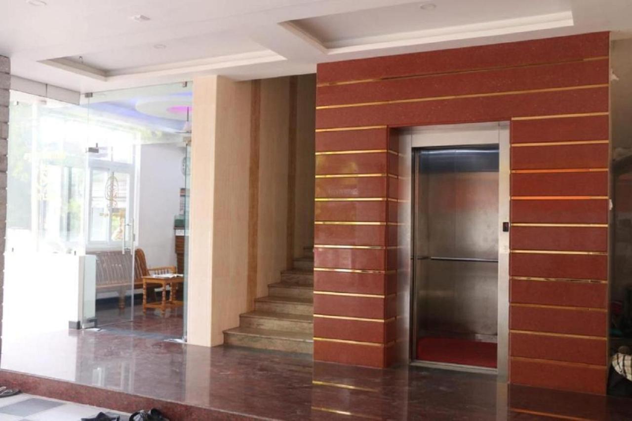 Saravanas Lodge Tiruchchendūr Exteriör bild